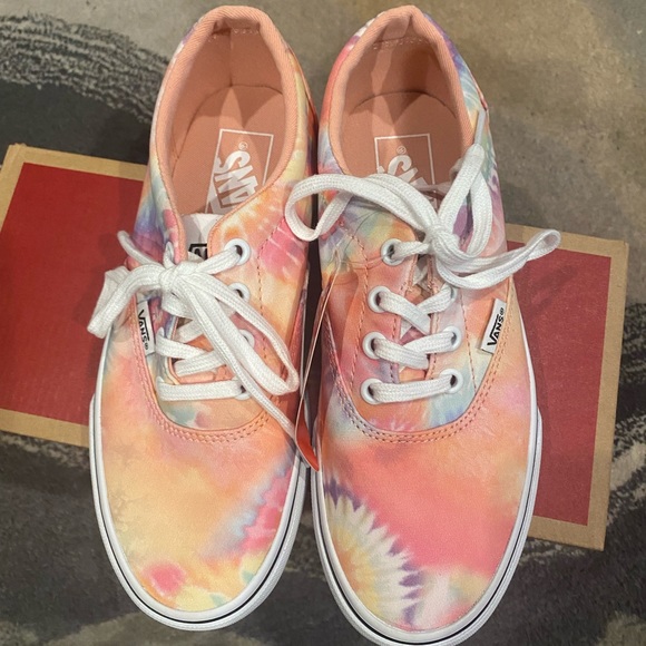 Vans - Picture 2 of 5